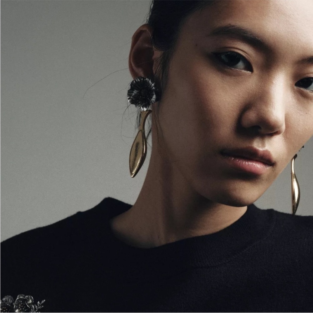 Atelier Two-Tone Floral Gold Earrings - Picture 2 of 7